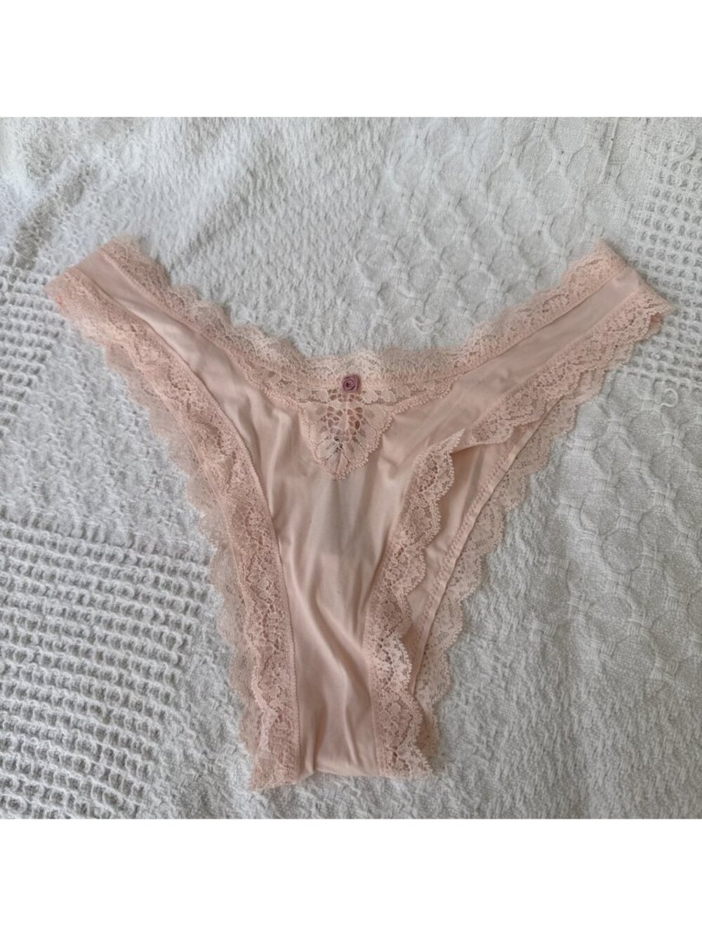 VICTORIA'S SECRET M PINK HIGH LEG BRAZILIAN LACE THONG PANTIES BOW SILKY NWT